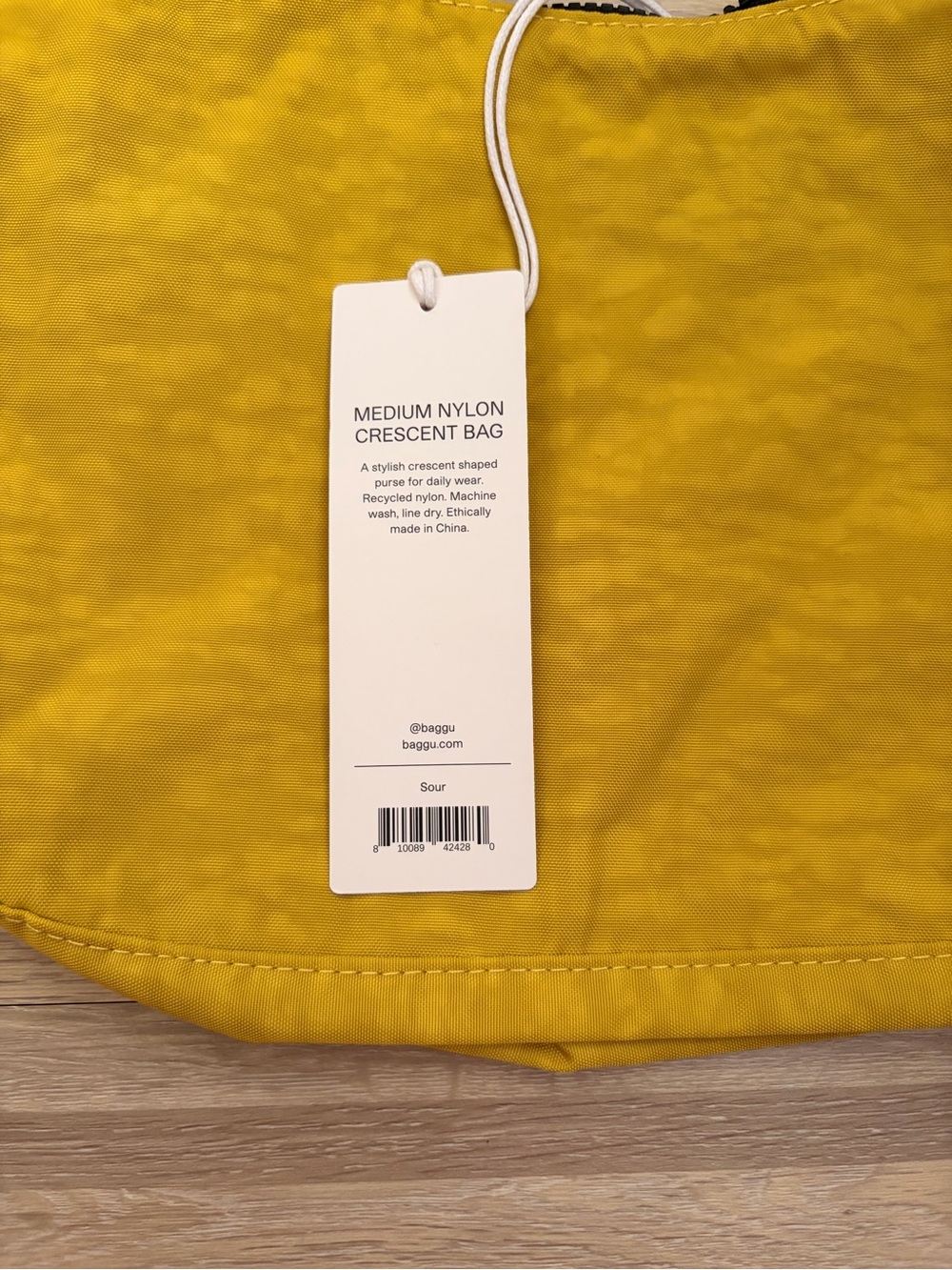 BAGGU: Medium Nylon Crescent “Sour”🍋 - Picture 4 of 4